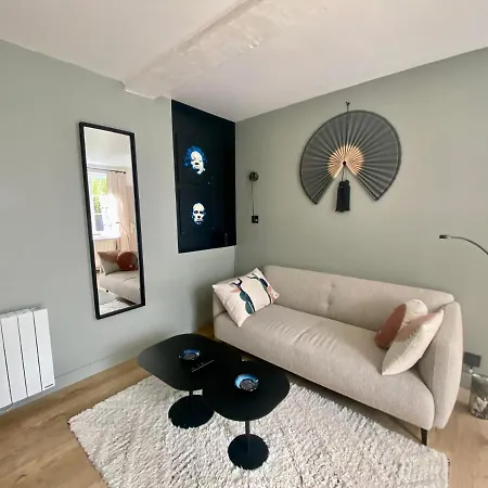 “l'atypique”-superbe Logement Avec Parking Prive Apartment *