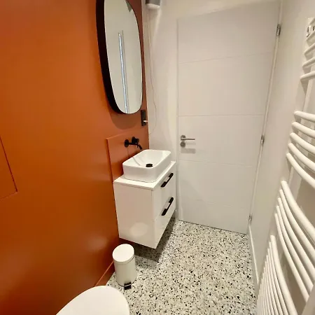 “l'atypique”-superbe Logement Avec Parking Prive