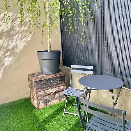 “l'atypique”-superbe Logement Avec Parking Prive Apartment *